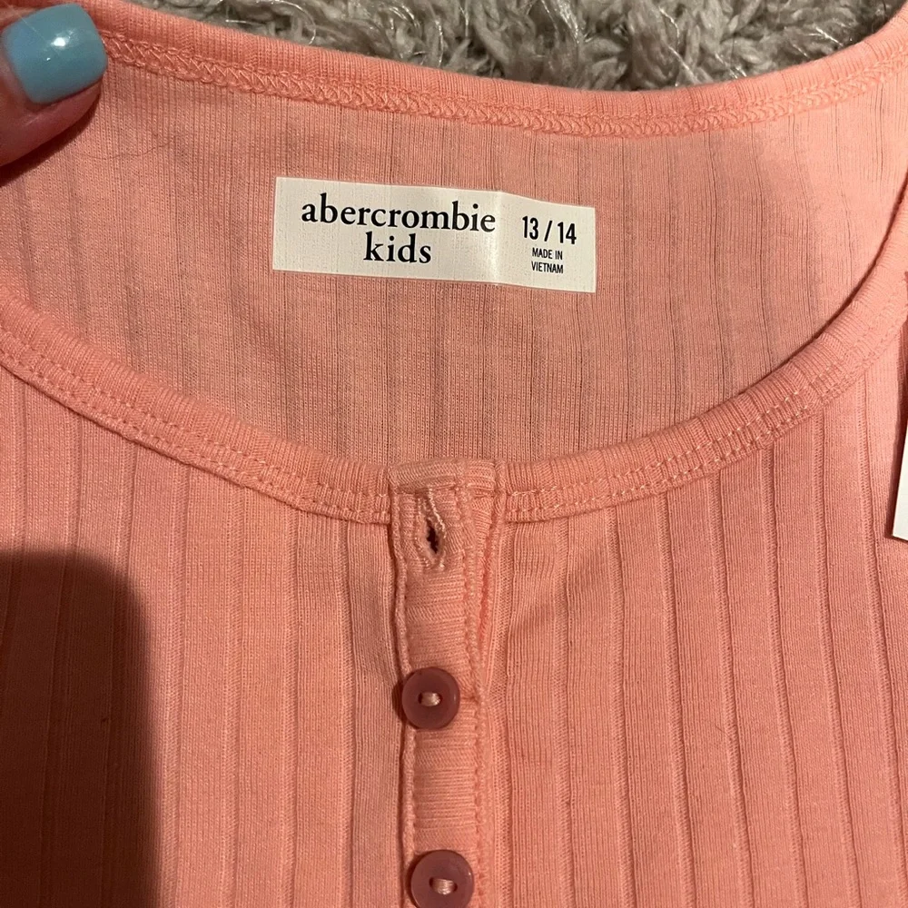 ABERCROMBIE Kids Short Sleeve Top- Size 13/14 NWT